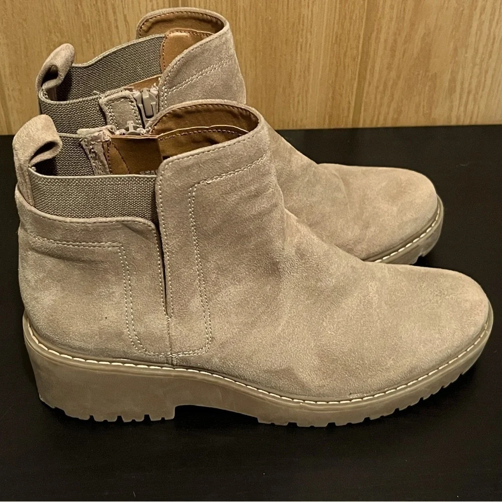 White Mountain Women's Dear Faux Suede Booties Ankle Boots